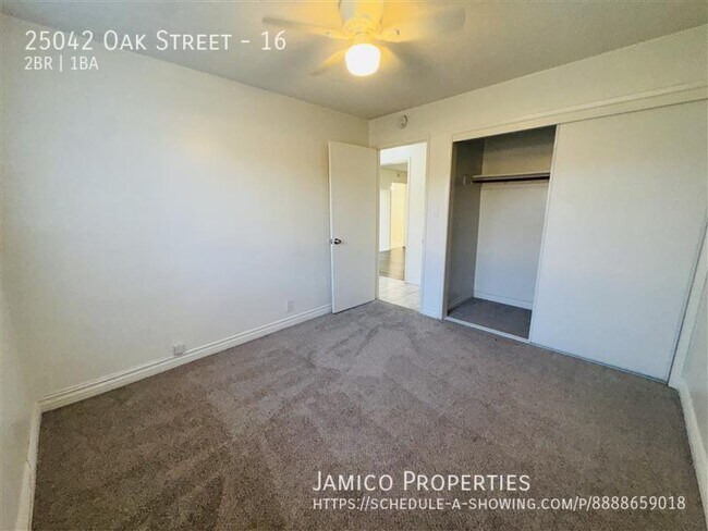 Building Photo - 25042 Oak St