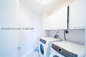 Building Photo - 330 Sunny Isles Blvd