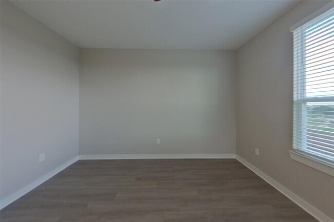 Building Photo - 445 Raglands Rd