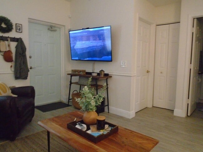 Building Photo - 3760 N Jog Rd