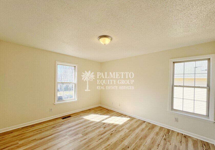 Building Photo - 4806 Shady Pine Dr