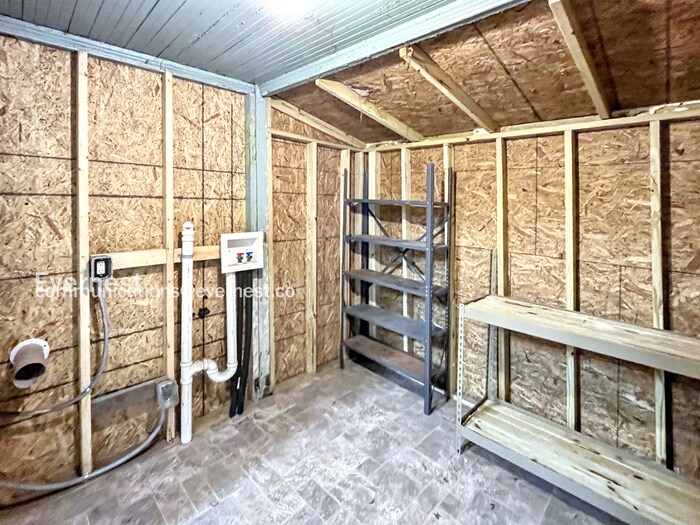 Building Photo - 2516 Duncan Ave