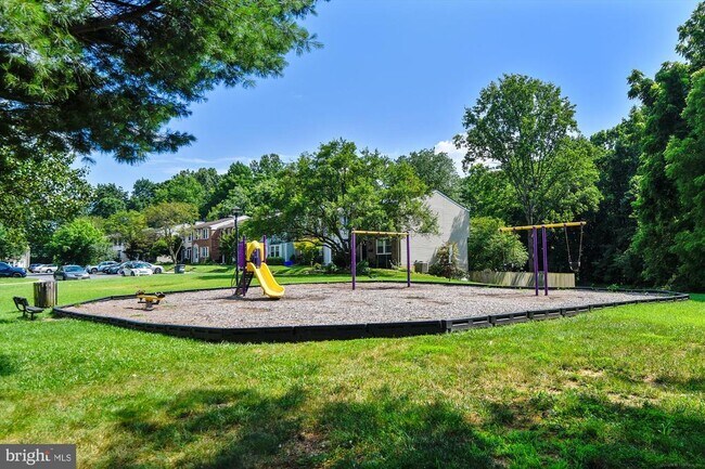 Building Photo - 10121 Watkins Mill Pl