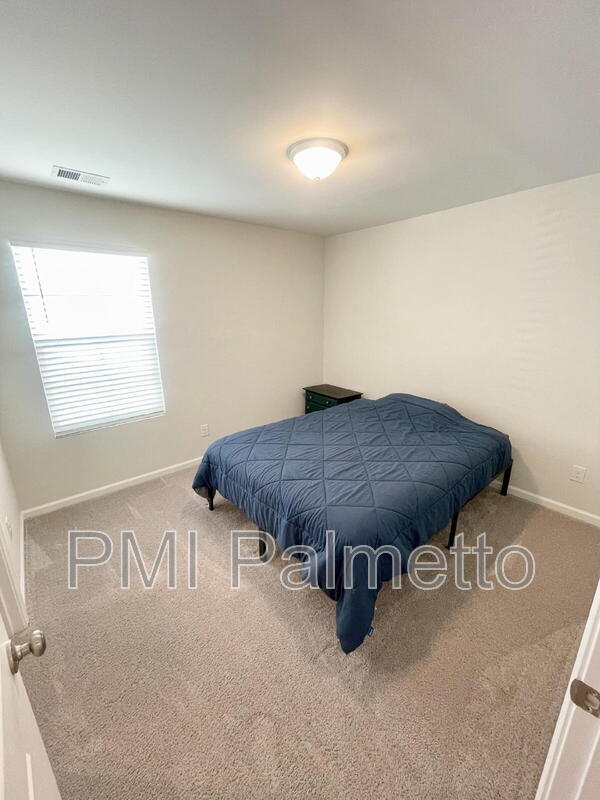 Building Photo - 633 Wooster Dr