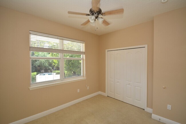 Building Photo - Tidelands Condo! Community amenities!