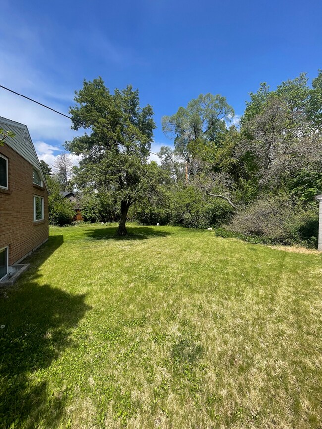 Building Photo - Charming Holladay Home in Prime Location