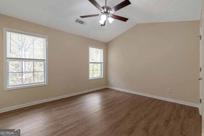 Building Photo - 3862 Chase Dr