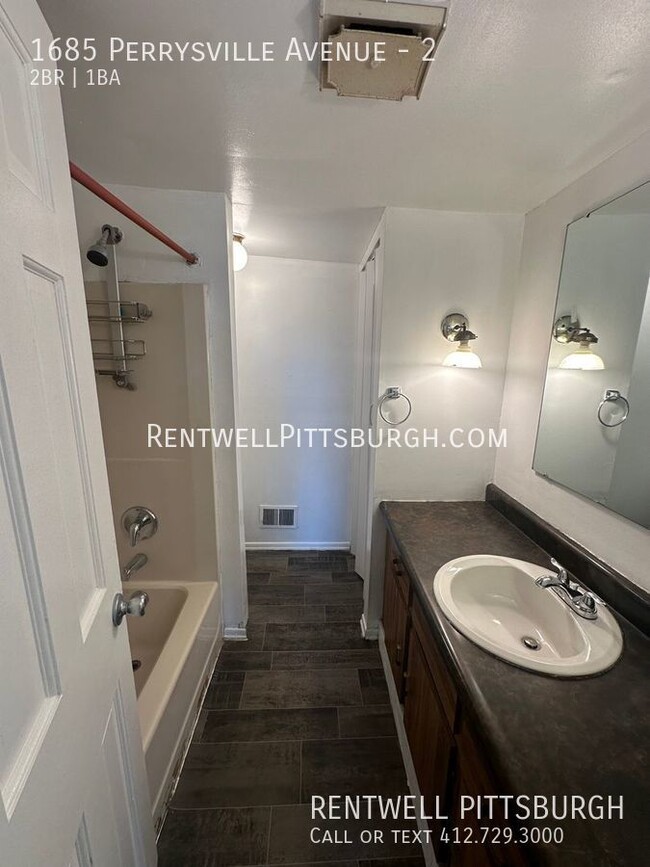 Building Photo - Fantastic 2 Bedroom Duplex in Pittsburgh