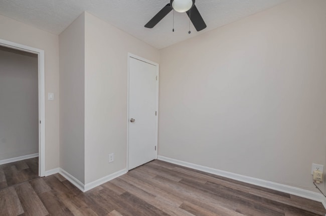 Building Photo - 3030 Cleinview Ave