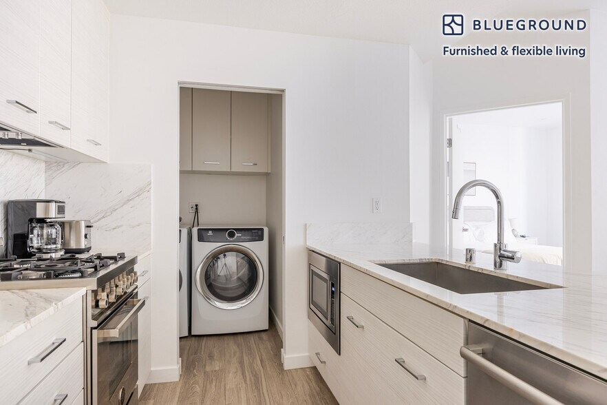 Building Photo - 8600 Burton Wy