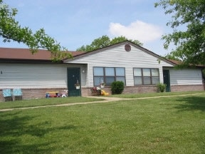 Primary Photo - Red Bud Apartments