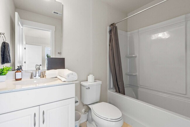 Building Photo - 3023 Jolene Ct