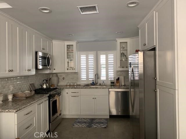 Building Photo - 122 Roycroft Ave