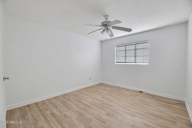 Building Photo - 4521 N 75th Pl