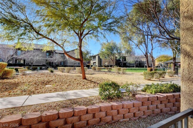 Building Photo - 6868 Sky Pointe Dr