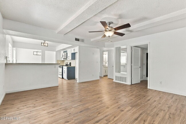 Building Photo - 6728 Dakota Ridge Dr