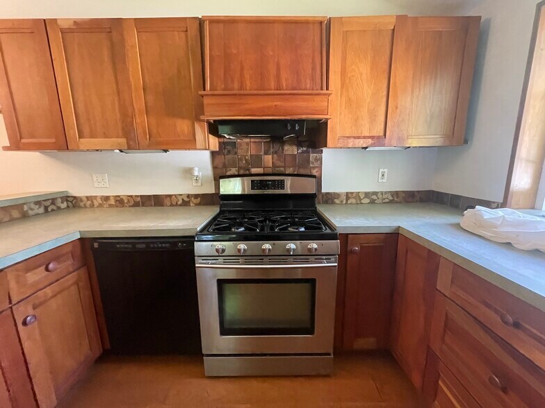 Kitchen W/ Jenn Air Stainless Stove - 210 Mannion Ave