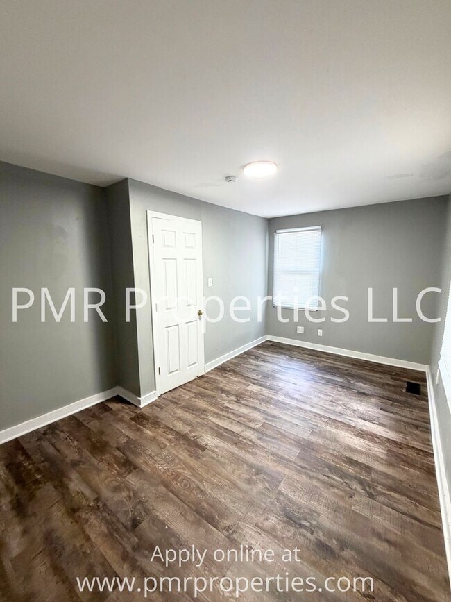 Building Photo - 2529 S 13th St