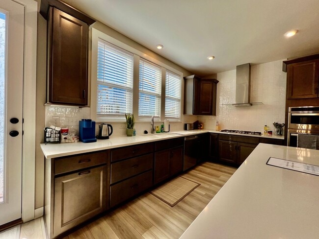 Building Photo - 4 Bedroom, Luxury living in premium location next to Liberty Center and Interstate 75