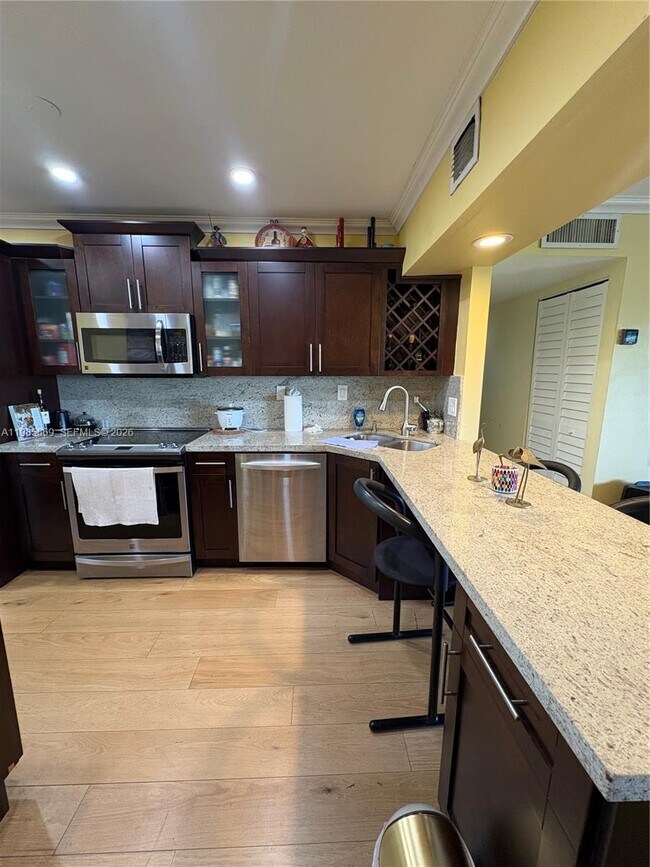 Building Photo - 4525 W 20th Ave