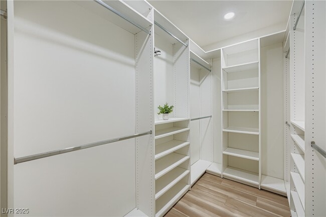 Building Photo - 840 S Paseo Rocoso Pl