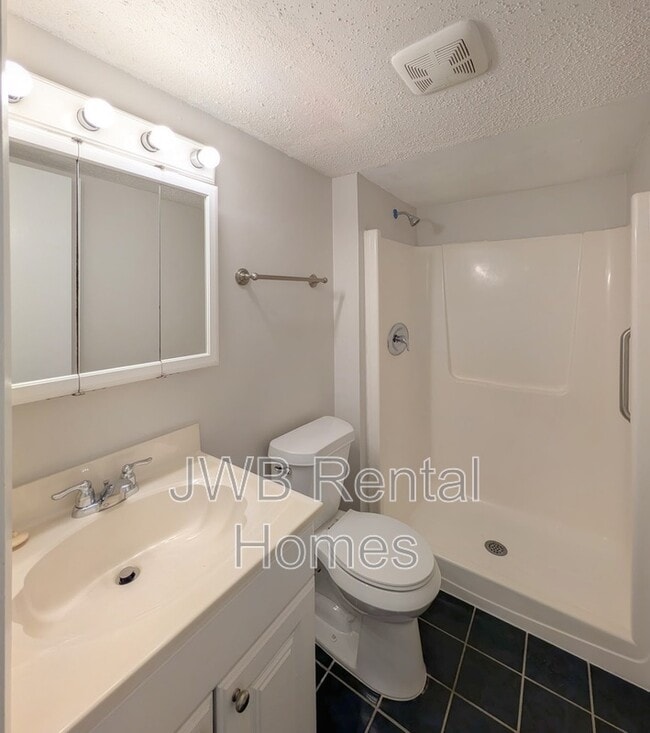 Building Photo - 1000 3rd St