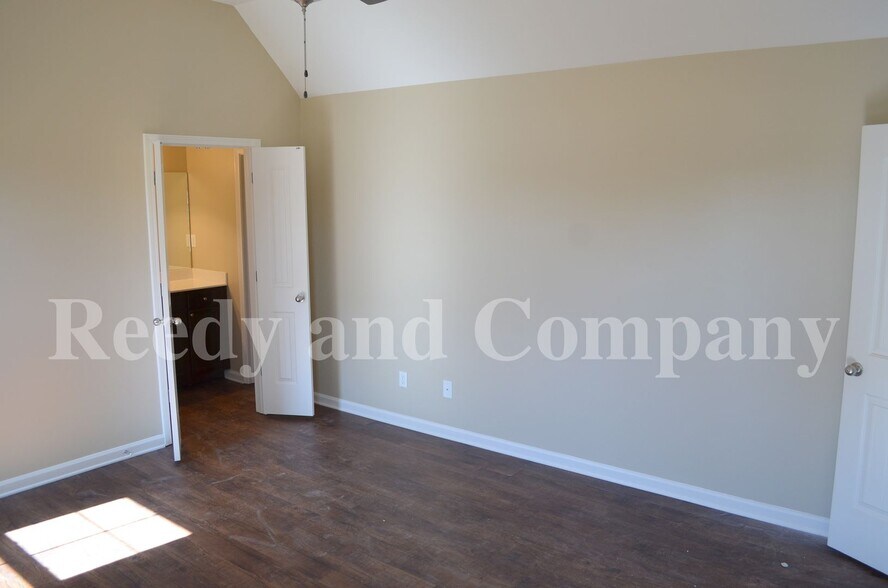 Building Photo - 5467 April Forest Dr