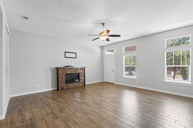 Building Photo - 607 Phillips Ct