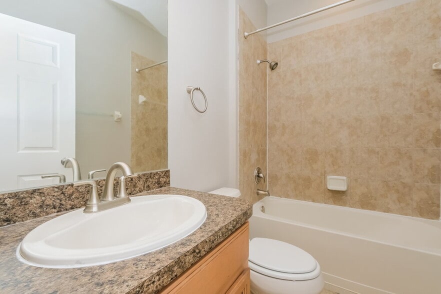 Building Photo - 904 Parker Den Dr