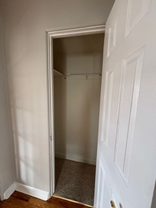 Building Photo - 4 Bedroom 2 Bath House by Frontier Park