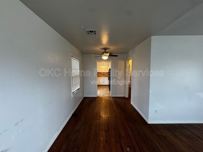 Building Photo - 3025 NW Grand Blvd