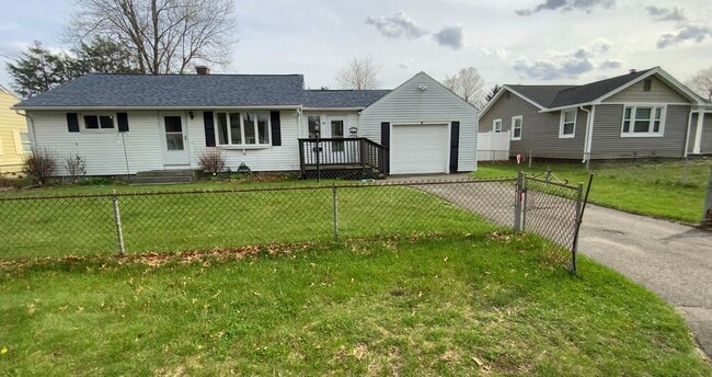 Building Photo - 73 Kenway Dr