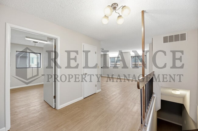 Building Photo - 1908 N Jeanette St