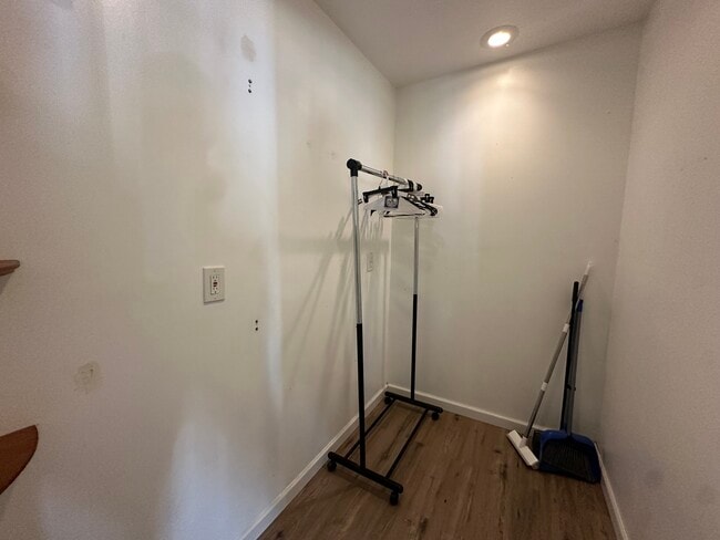 Building Photo - 33351 N Park St