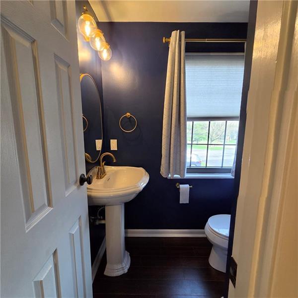 Building Photo - 711 Newton Square Dr