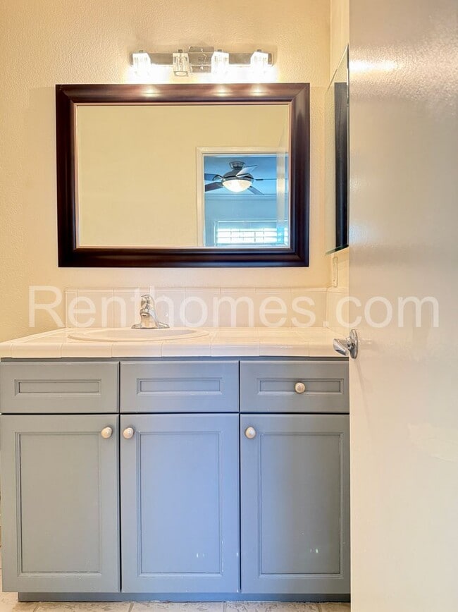 Building Photo - 3711 Louisiana St