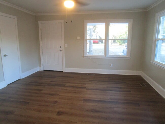 Building Photo - 1914 Georgianna Dr