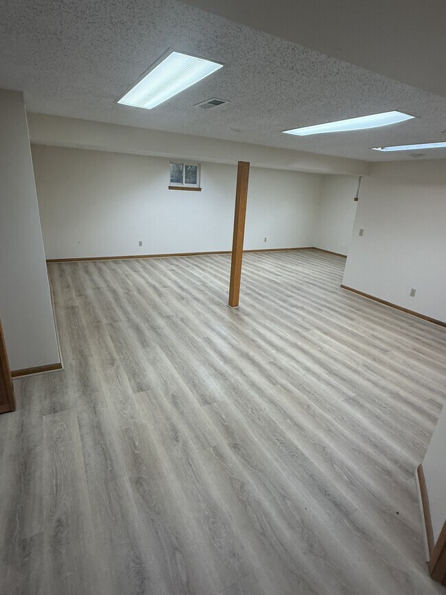 Building Photo - 5331 E Jewell Ave