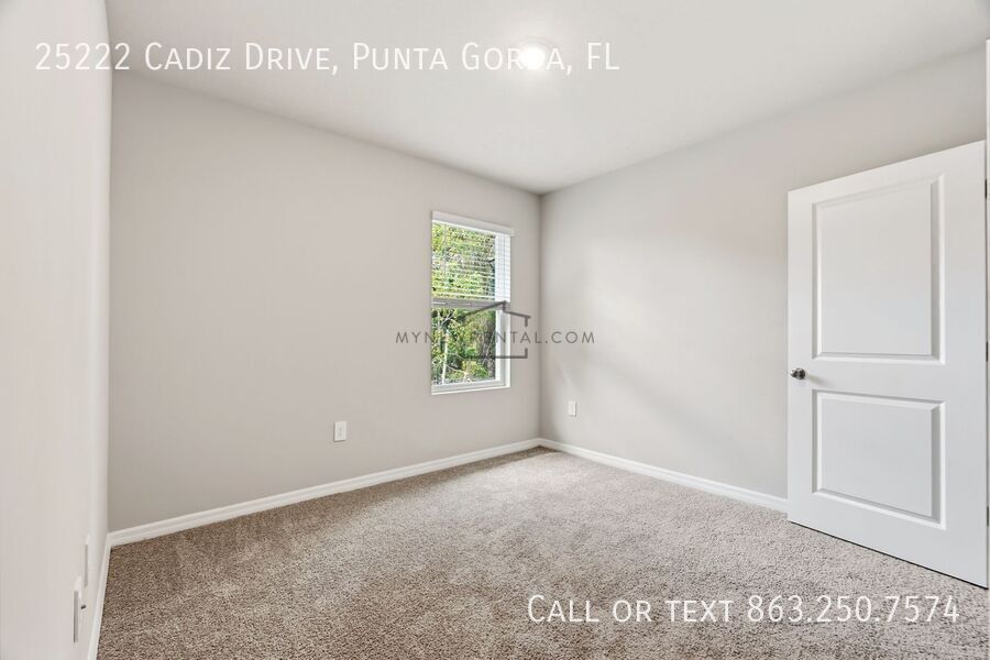 Building Photo - 25222 Cadiz Dr