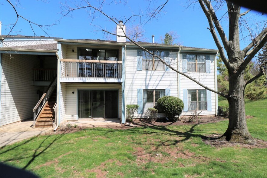 Building Photo - 68 Crabapple Ln