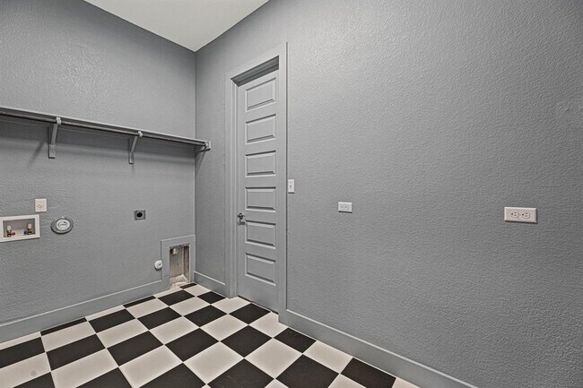 Building Photo - 1105 Lickety Ln