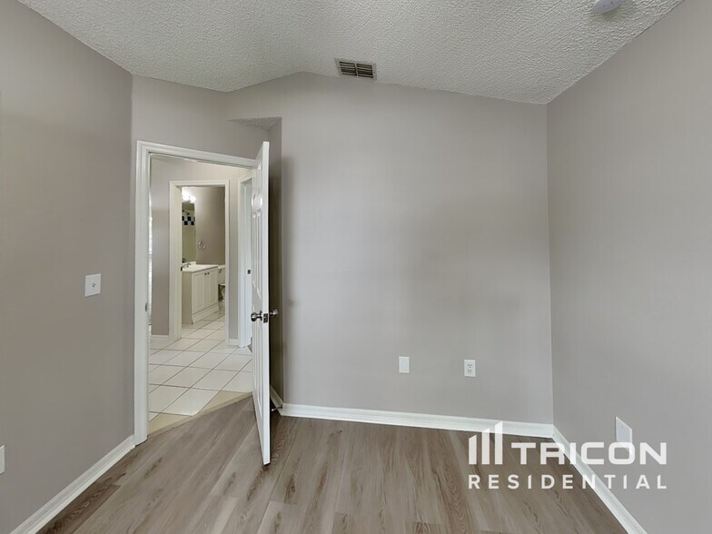 Building Photo - 3910 78th Dr E