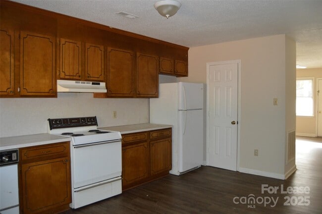 Building Photo - 309 Vance St