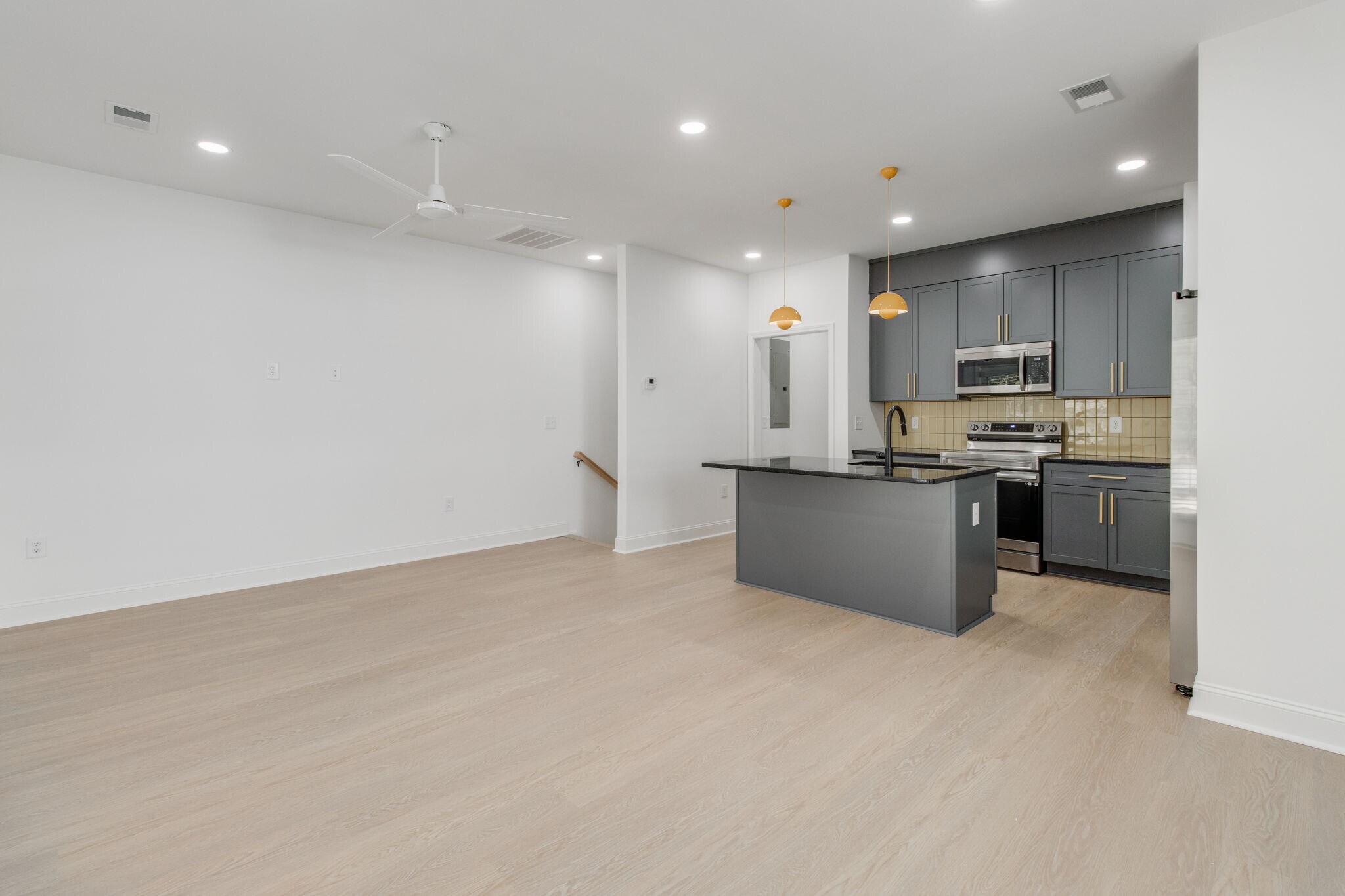 Building Photo - 133 Harden St