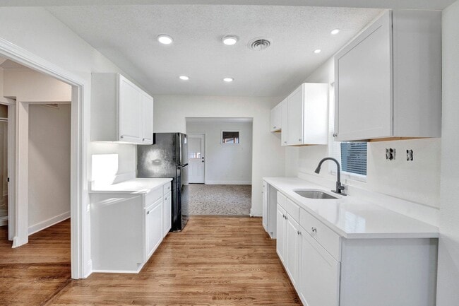 Building Photo - 3780 Shirlwood Ave