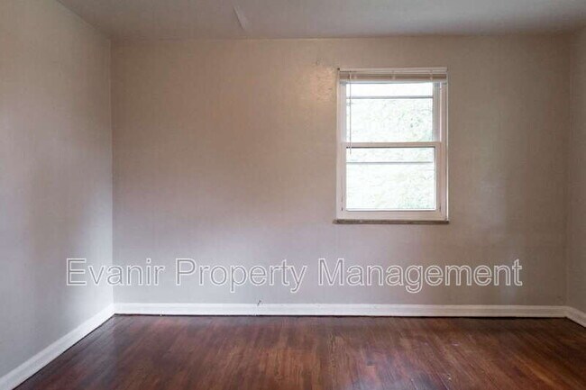 Building Photo - 113 Niagara Ave