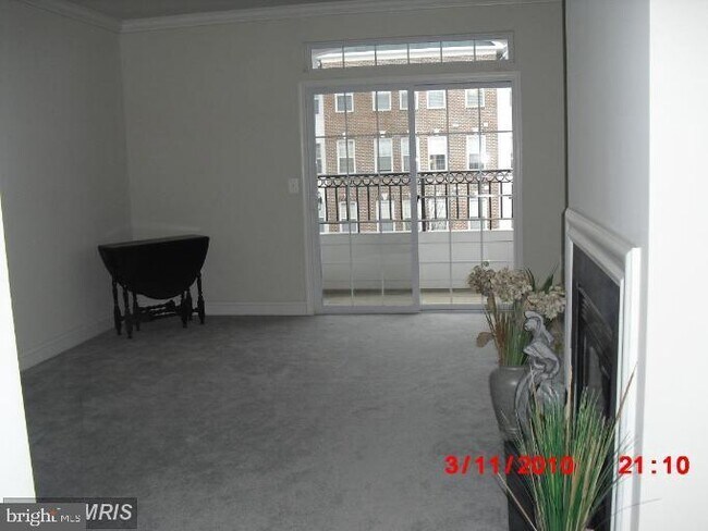 Building Photo - 5800 Clipper Ln