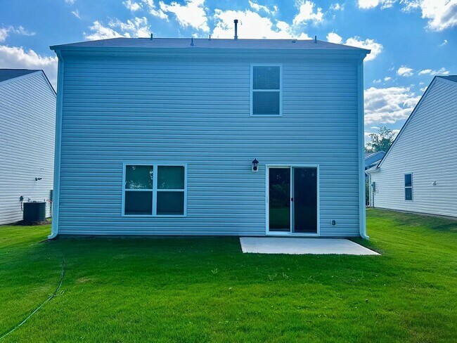 Building Photo - 225 Deskin Ln