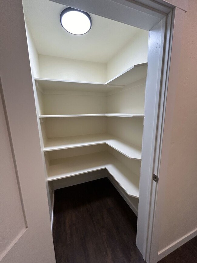 Building Photo - 131 Clothier Ln