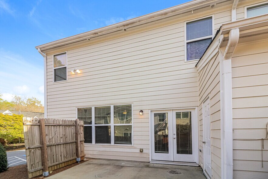 Building Photo - 234 Cavendar Way